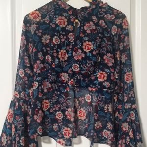 Chiffon opend back blouse